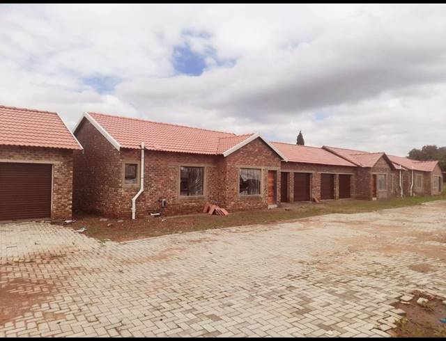 0 BEDROOM TOWNHOUSE FOR SALE IN RIVERSDALE